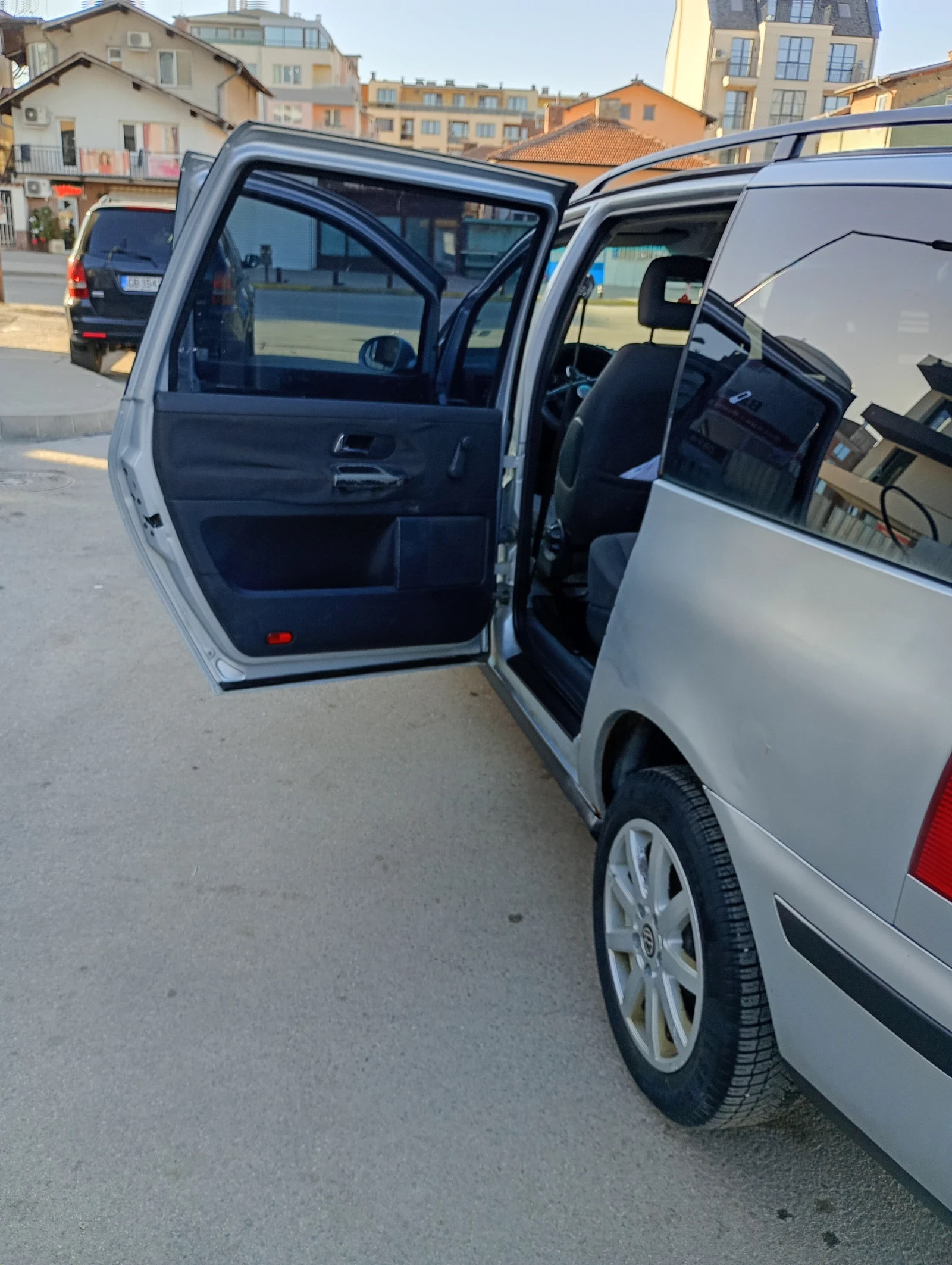 VW Sharan, снимка 8 - Автомобили и джипове - 53839086