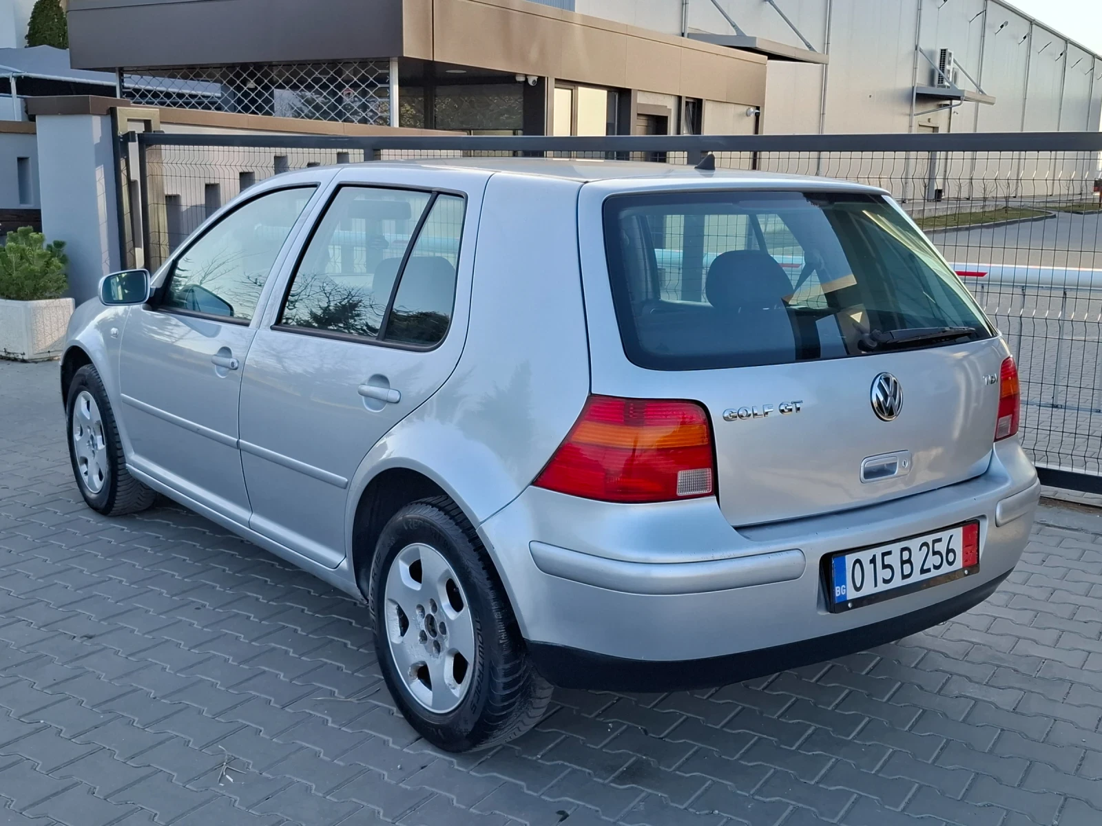 VW Golf 1.9TDI* (90кс)* GT* FACELIFT* * НОВ ВHOC* , снимка 15 - Автомобили и джипове - 53841522