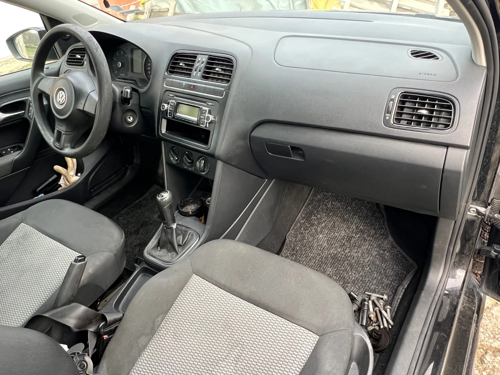 VW Polo 1.6TDi CAY, снимка 7 - Автомобили и джипове - 54136391