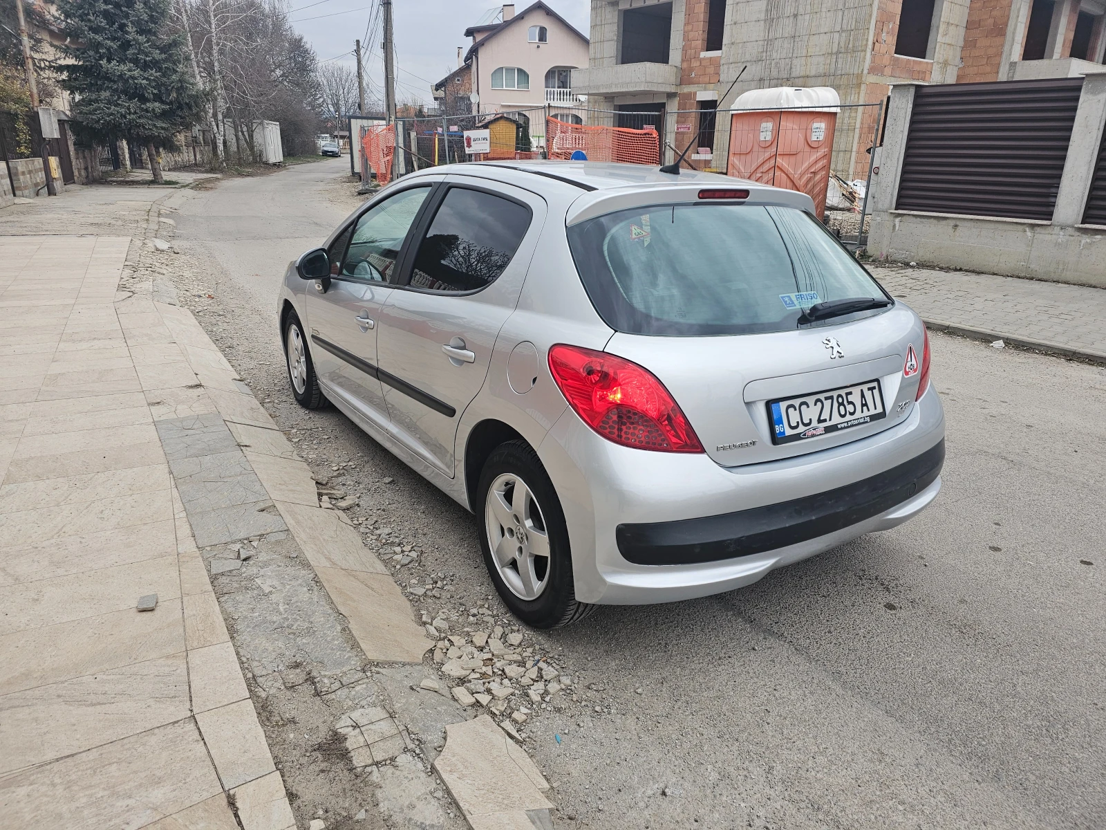 Peugeot 207 Газ-инж-Гаражно, снимка 5 - Автомобили и джипове - 54231260