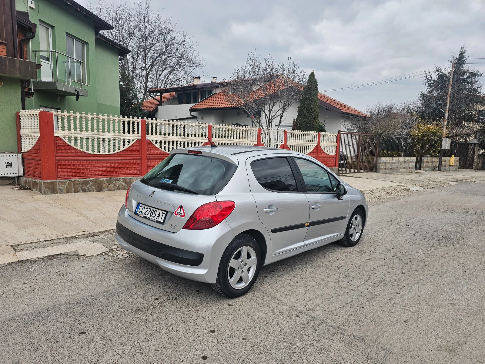 Peugeot 207 Газ-инж-Гаражно, снимка 7 - Автомобили и джипове - 54231260