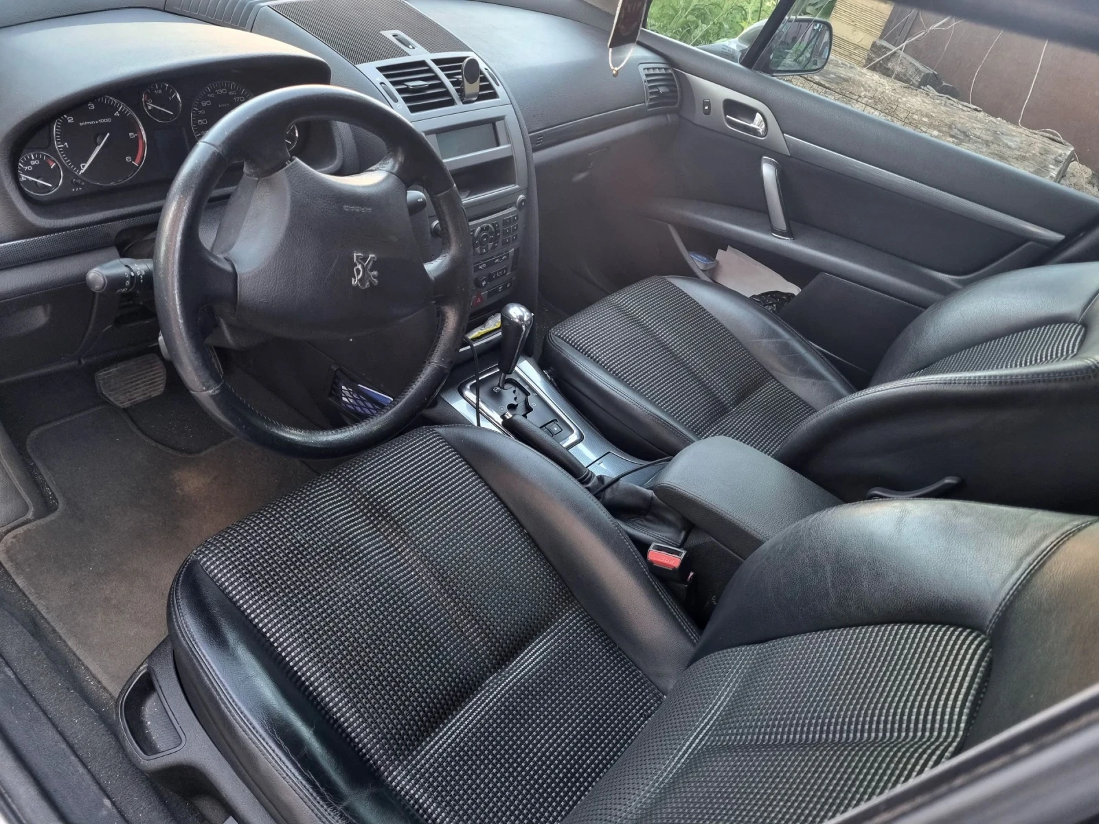 Peugeot 407 2.0 HDI 136кс. Автомат 6ск., снимка 6 - Автомобили и джипове - 54442532