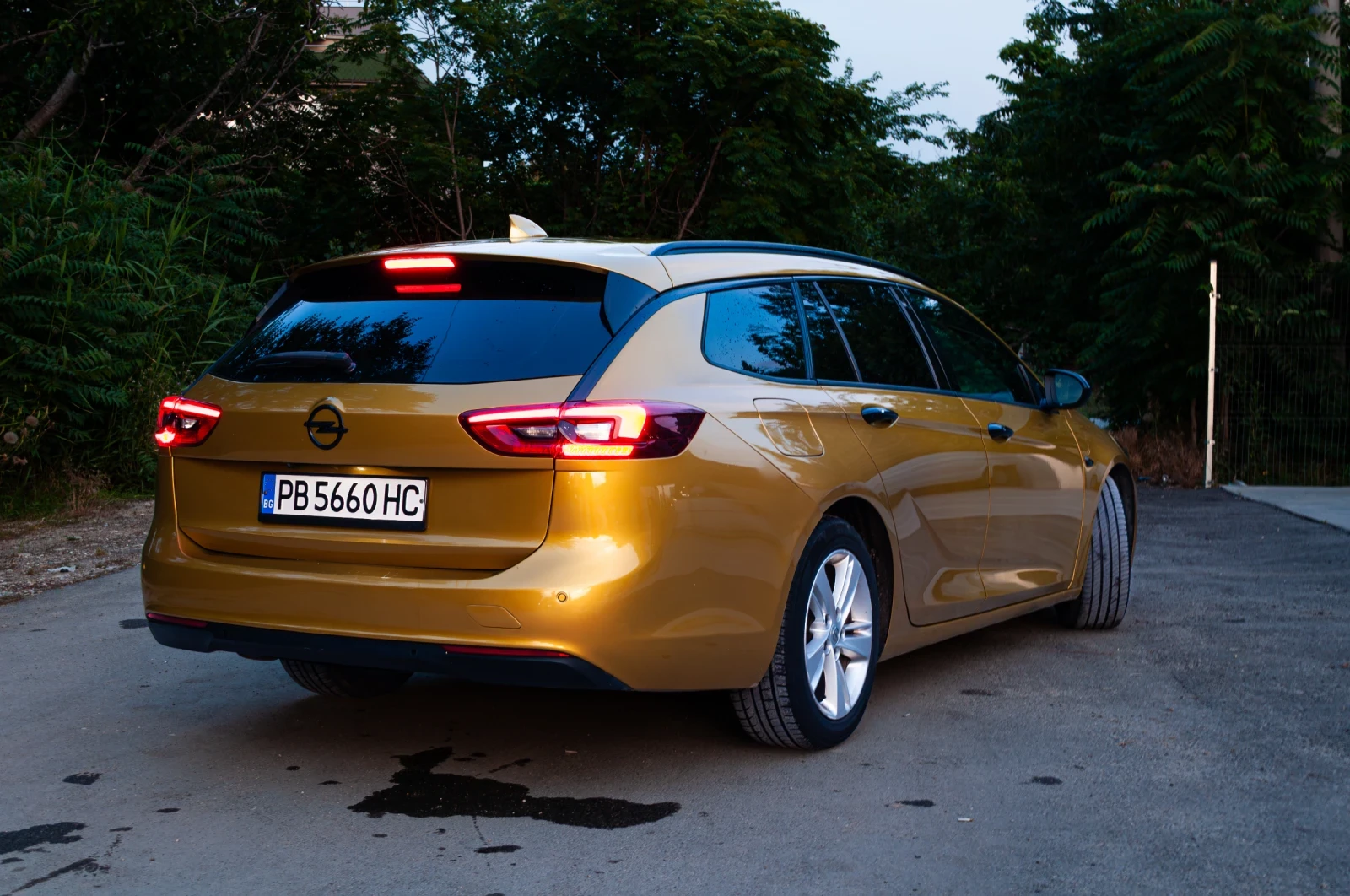 Opel Insignia 1.6cdi, снимка 3 - Автомобили и джипове - 54904130