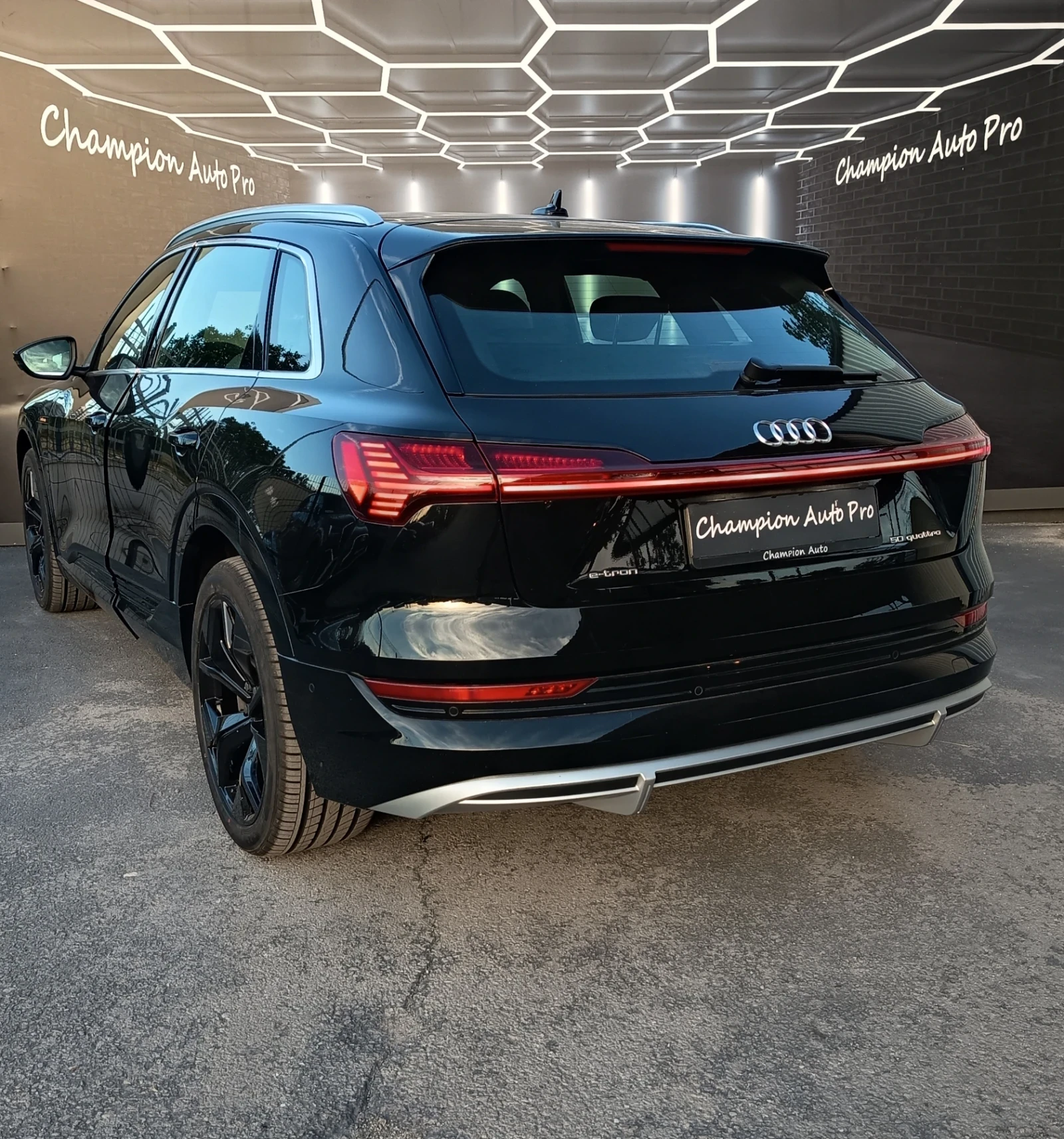 Audi E-Tron 50 2xS-Line , снимка 4 - Автомобили и джипове - 55022657