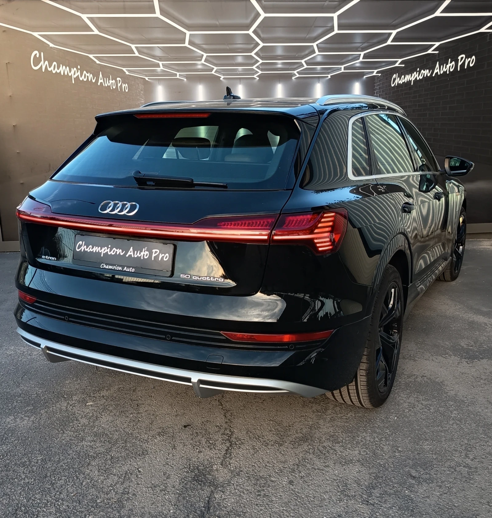 Audi E-Tron 50 2xS-Line , снимка 6 - Автомобили и джипове - 55022657