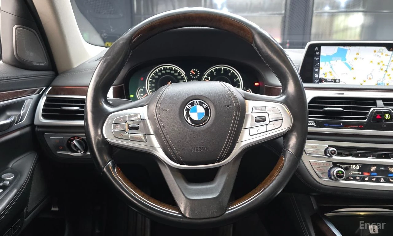 BMW 740 Li* XDRIVE* ОБДУХВАНЕ* HARMON* KARDON* ДИСТРОНИК* , снимка 7 - Автомобили и джипове - 55104112