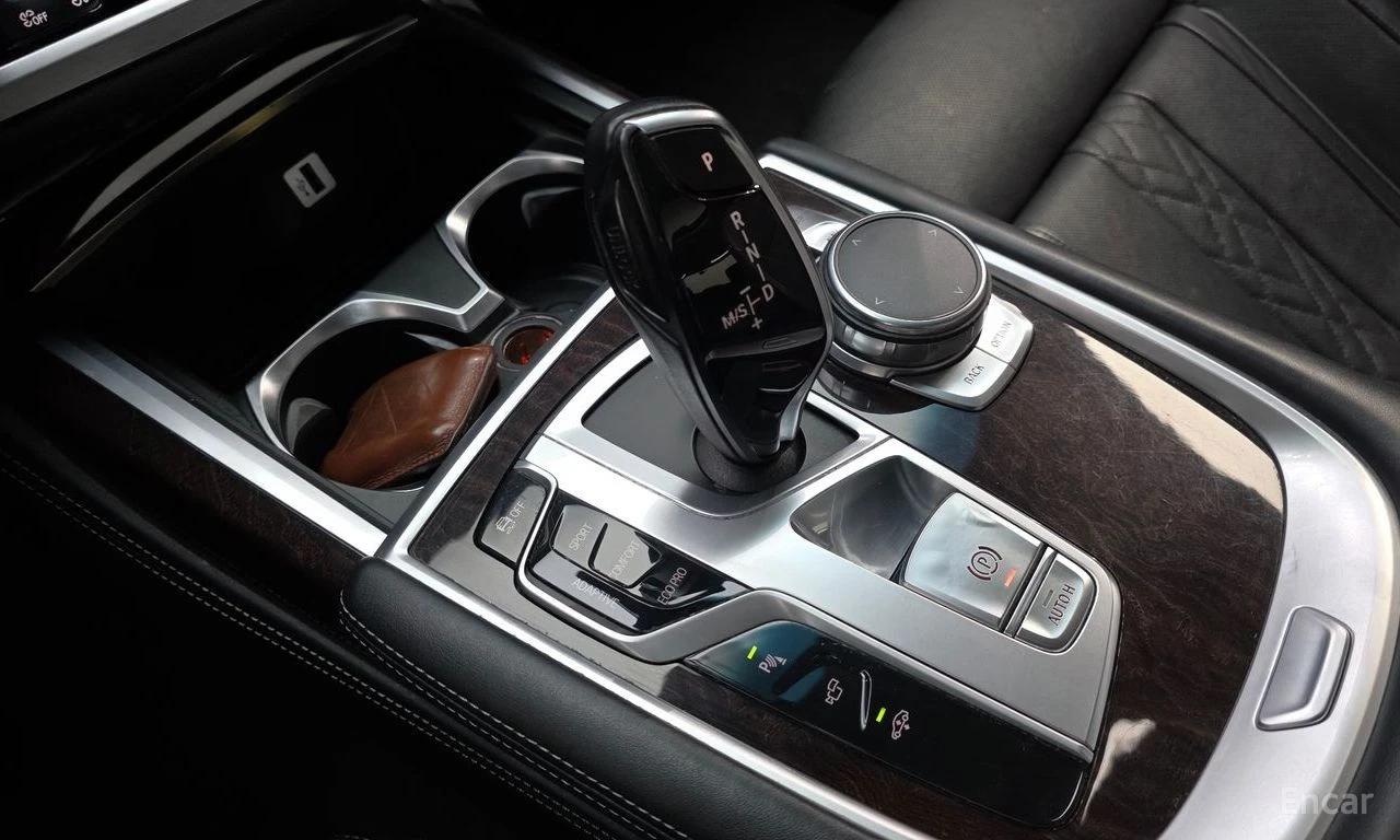 BMW 740 Li* XDRIVE* ОБДУХВАНЕ* HARMON* KARDON* ДИСТРОНИК* , снимка 9 - Автомобили и джипове - 55104112