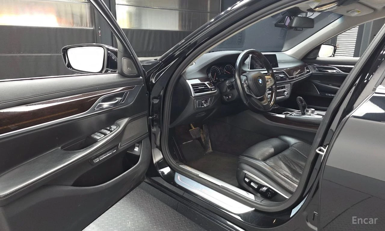 BMW 740 Li* XDRIVE* ОБДУХВАНЕ* HARMON* KARDON* ДИСТРОНИК* , снимка 5 - Автомобили и джипове - 55104112