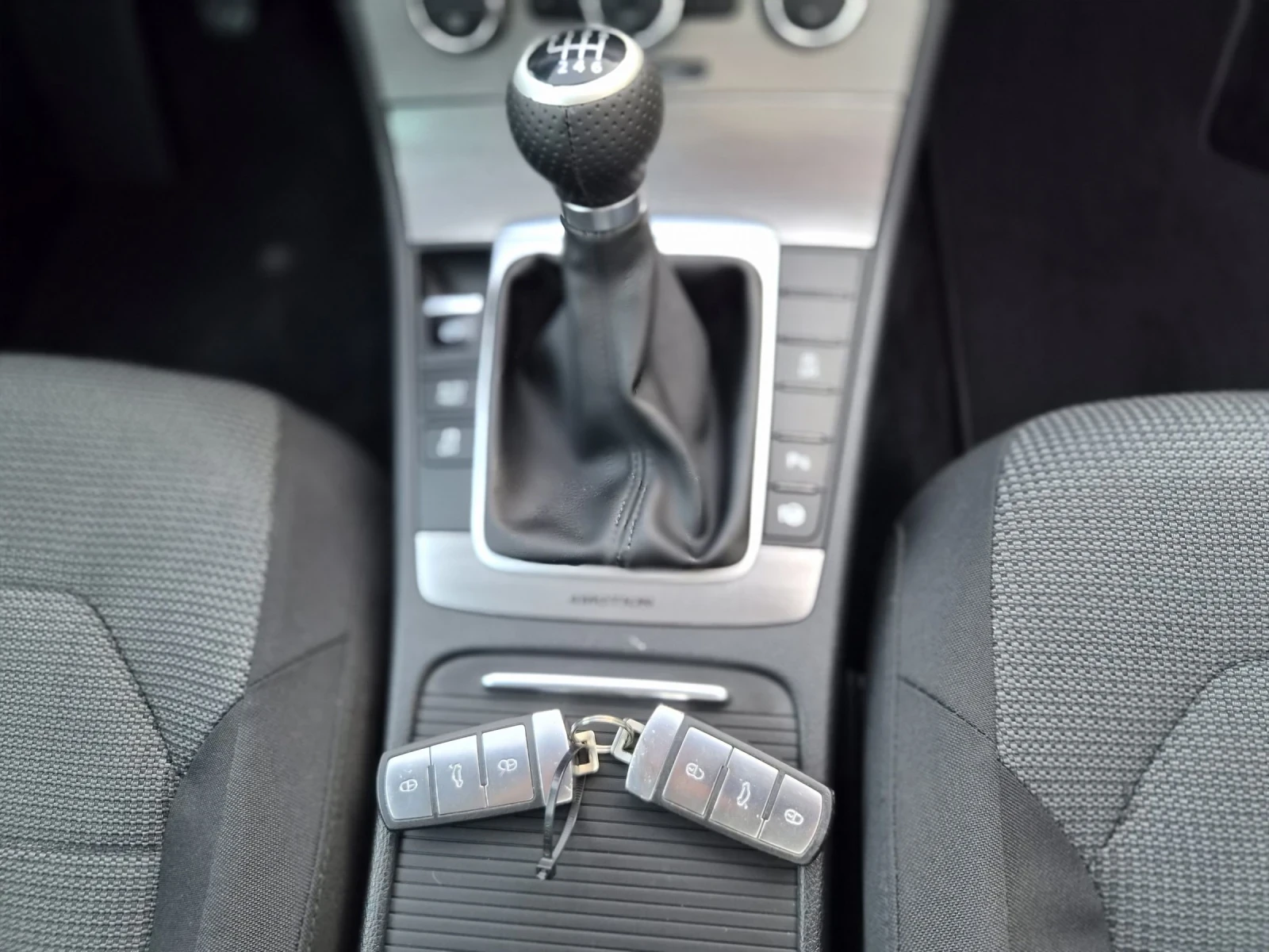 VW Passat 2.0TDI 4X4 EURO5, снимка 8 - Автомобили и джипове - 55607646