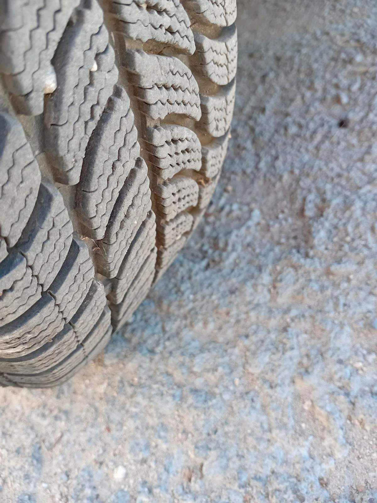 Toyota Yaris 1.3, снимка 10 - Автомобили и джипове - 55749804
