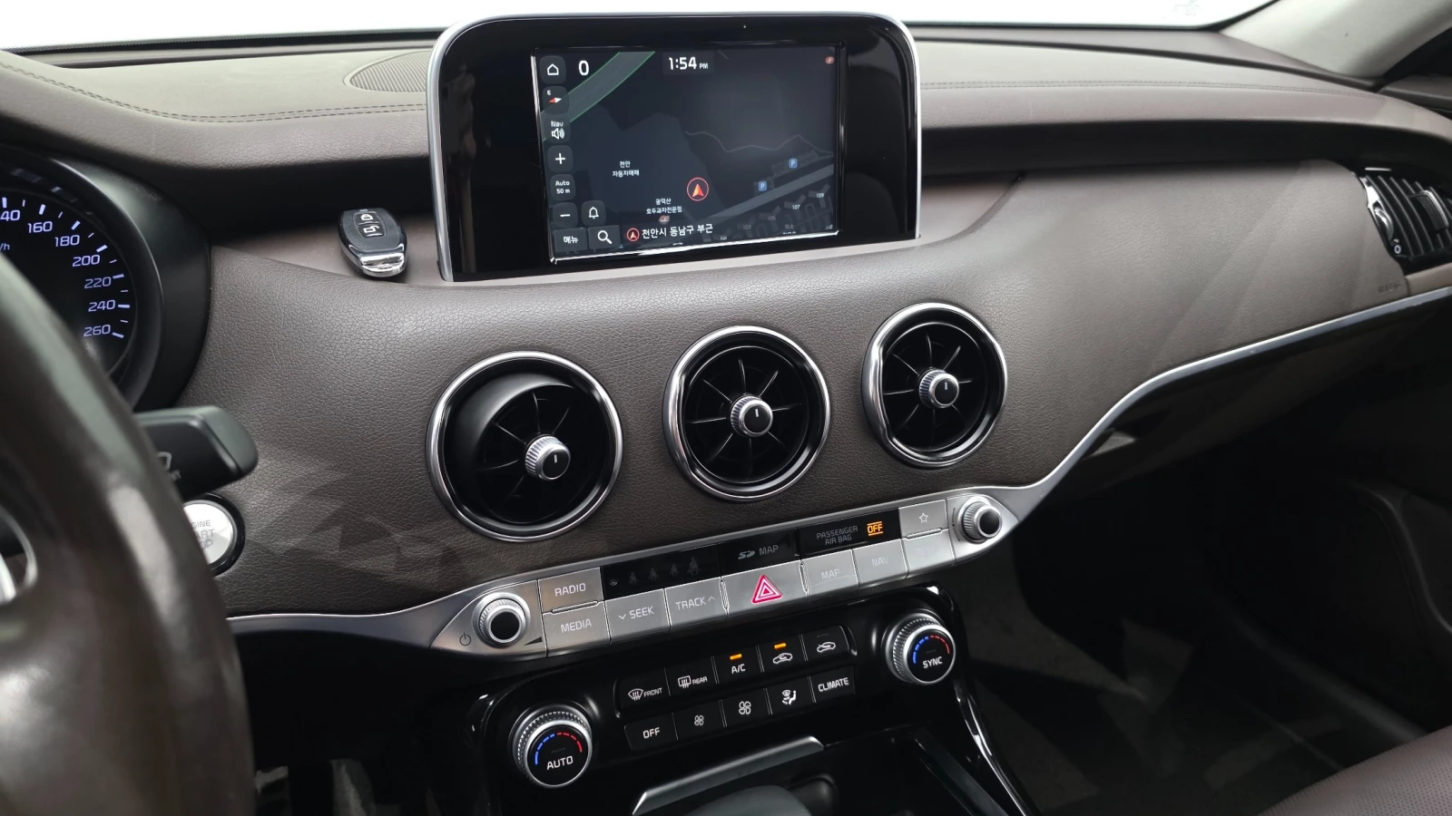 Kia Stinger 2.0 Turbo AWD, снимка 12 - Автомобили и джипове - 55949642