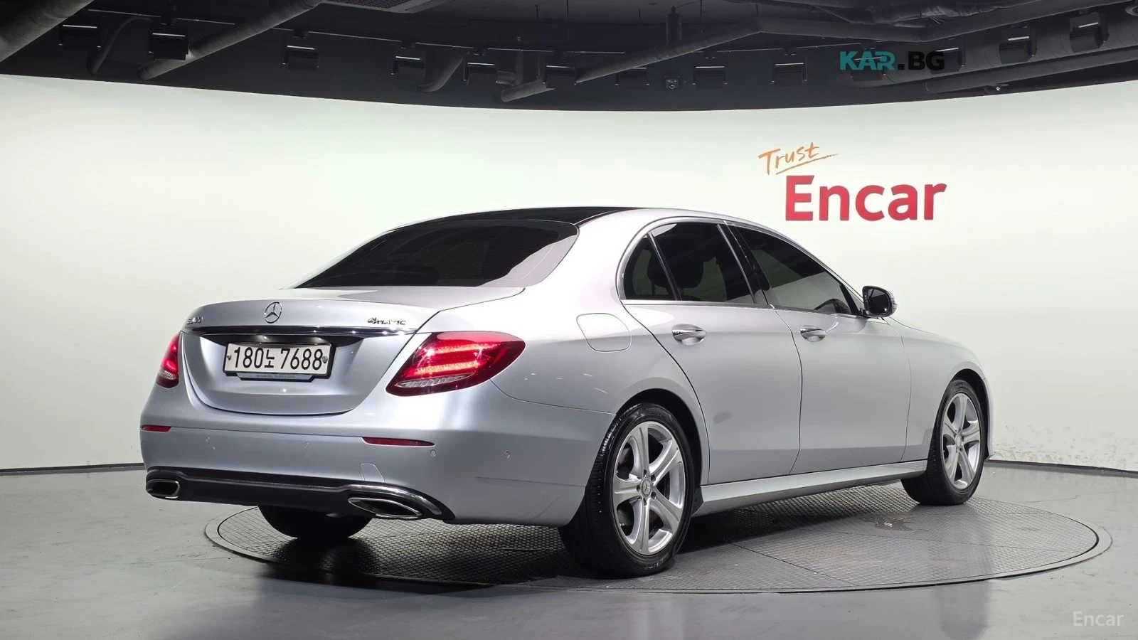 Mercedes-Benz E 200, снимка 2 - Автомобили и джипове - 56092163