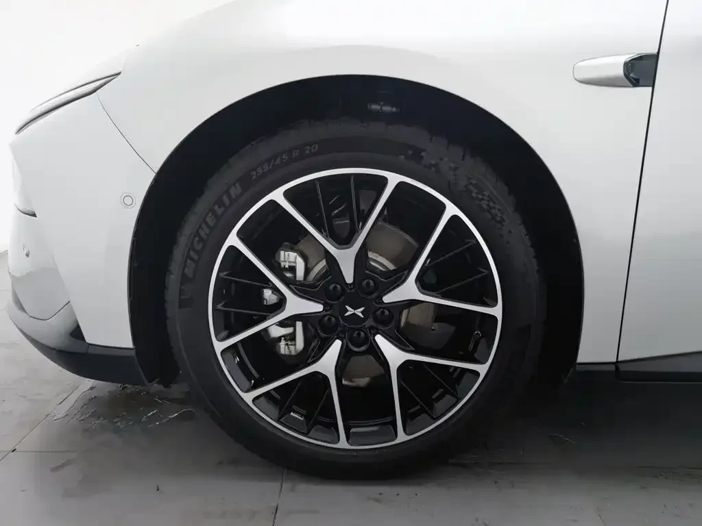 Xpeng P7 Ultra Long Range Max Flagship Edition 2025 RWD, снимка 14 - Автомобили и джипове - 56662394