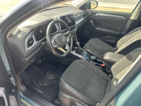 VW T-Roc 1.5tsi, Facelift, Всички екстри!!! , снимка 11 - Автомобили и джипове - 53666384