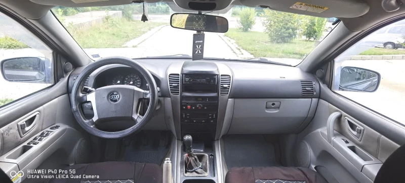 Kia Sorento 2.5, снимка 13 - Автомобили и джипове - 47097259