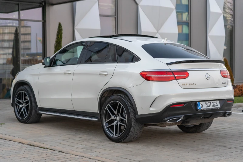 Mercedes-Benz GLE 350 AMG Panorama Distronic 360 камери Airmatic, снимка 5 - Автомобили и джипове - 48412559