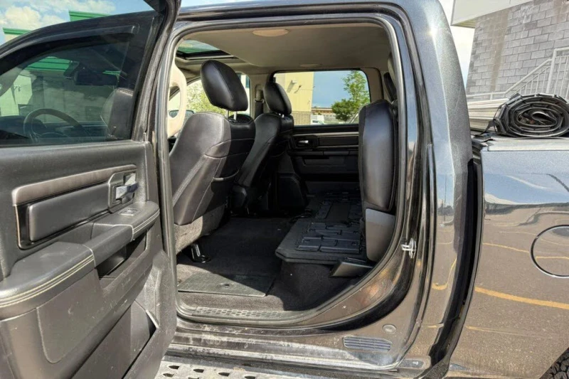 Dodge RAM 1500 SPORT ПОДГРЕВ* ОБДУХВАНЕ* CAM* KEYLESS* , снимка 8 - Автомобили и джипове - 52837214