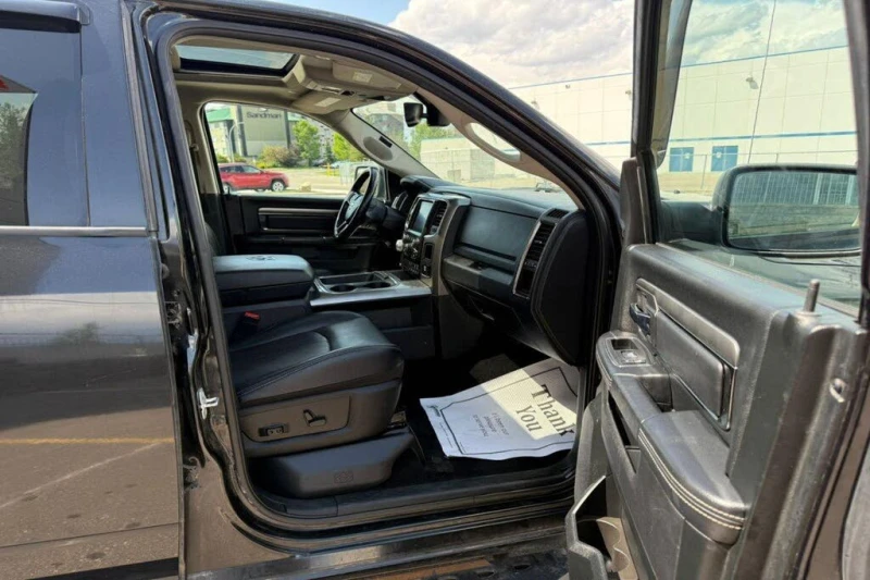 Dodge RAM 1500 SPORT ПОДГРЕВ* ОБДУХВАНЕ* CAM* KEYLESS* , снимка 7 - Автомобили и джипове - 52837214