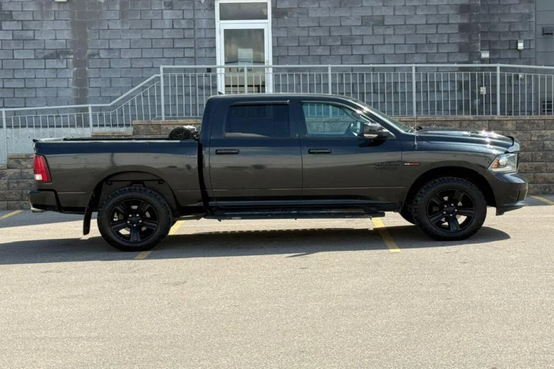Dodge RAM 1500 SPORT ПОДГРЕВ* ОБДУХВАНЕ* CAM* KEYLESS* , снимка 3 - Автомобили и джипове - 52837214