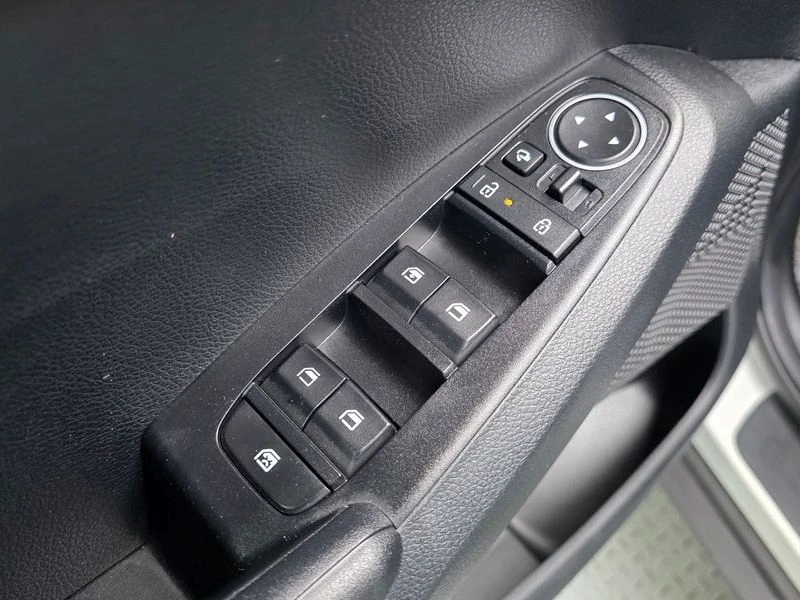 Kia Seltos 1.6 Automatic, снимка 12 - Автомобили и джипове - 55875601