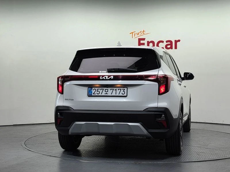 Kia Seltos 1.6 Automatic, снимка 4 - Автомобили и джипове - 55875601