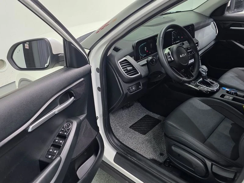 Kia Seltos 1.6 Automatic, снимка 11 - Автомобили и джипове - 55875601