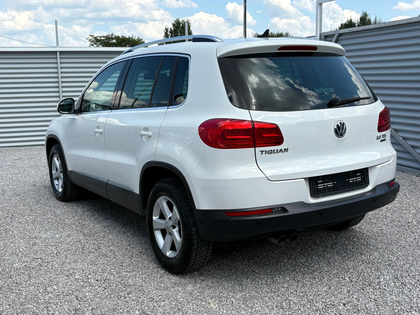 VW Tiguan 2 0TDI-4x4-АВТОМАТИК-HI-LINE - изображение 4