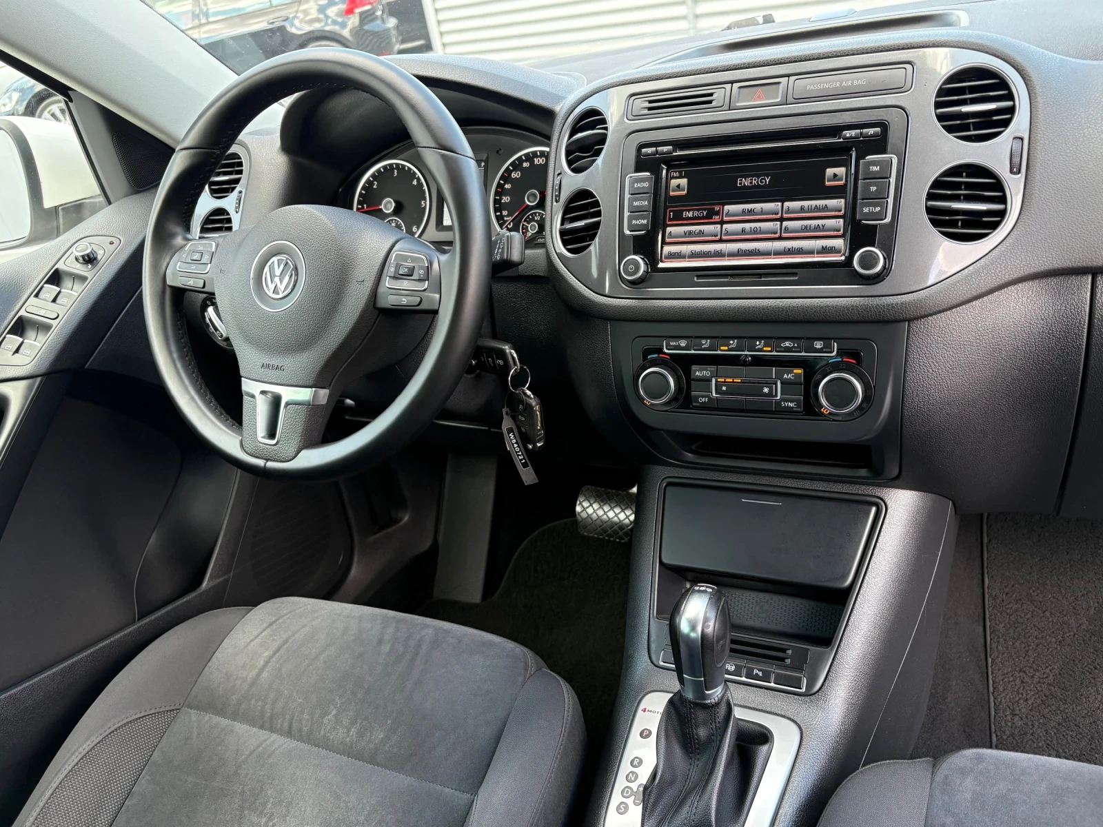 VW Tiguan 2 0TDI-4x4-АВТОМАТИК-HI-LINE - изображение 10