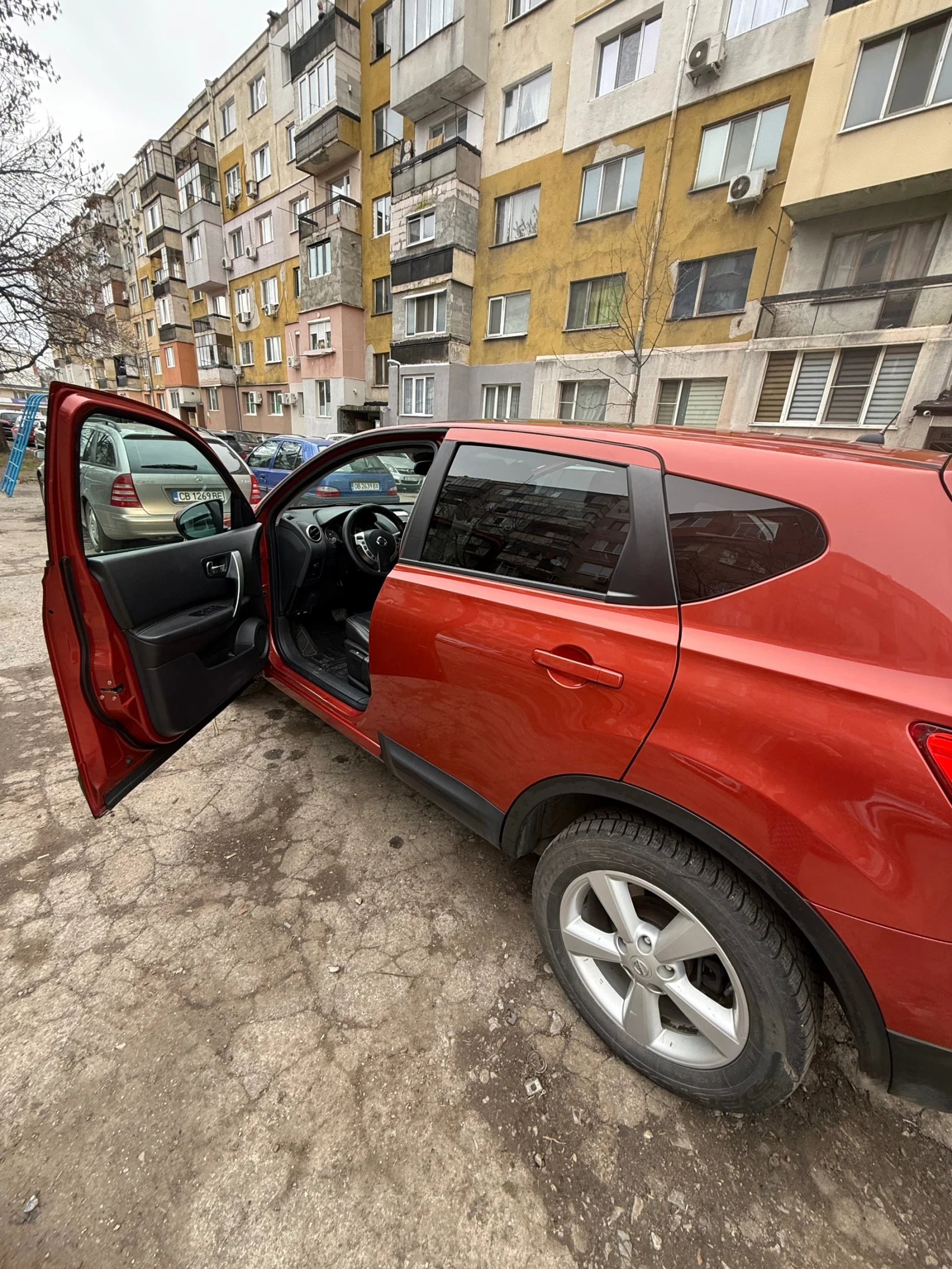 Nissan Qashqai, снимка 2 - Автомобили и джипове - 53488345