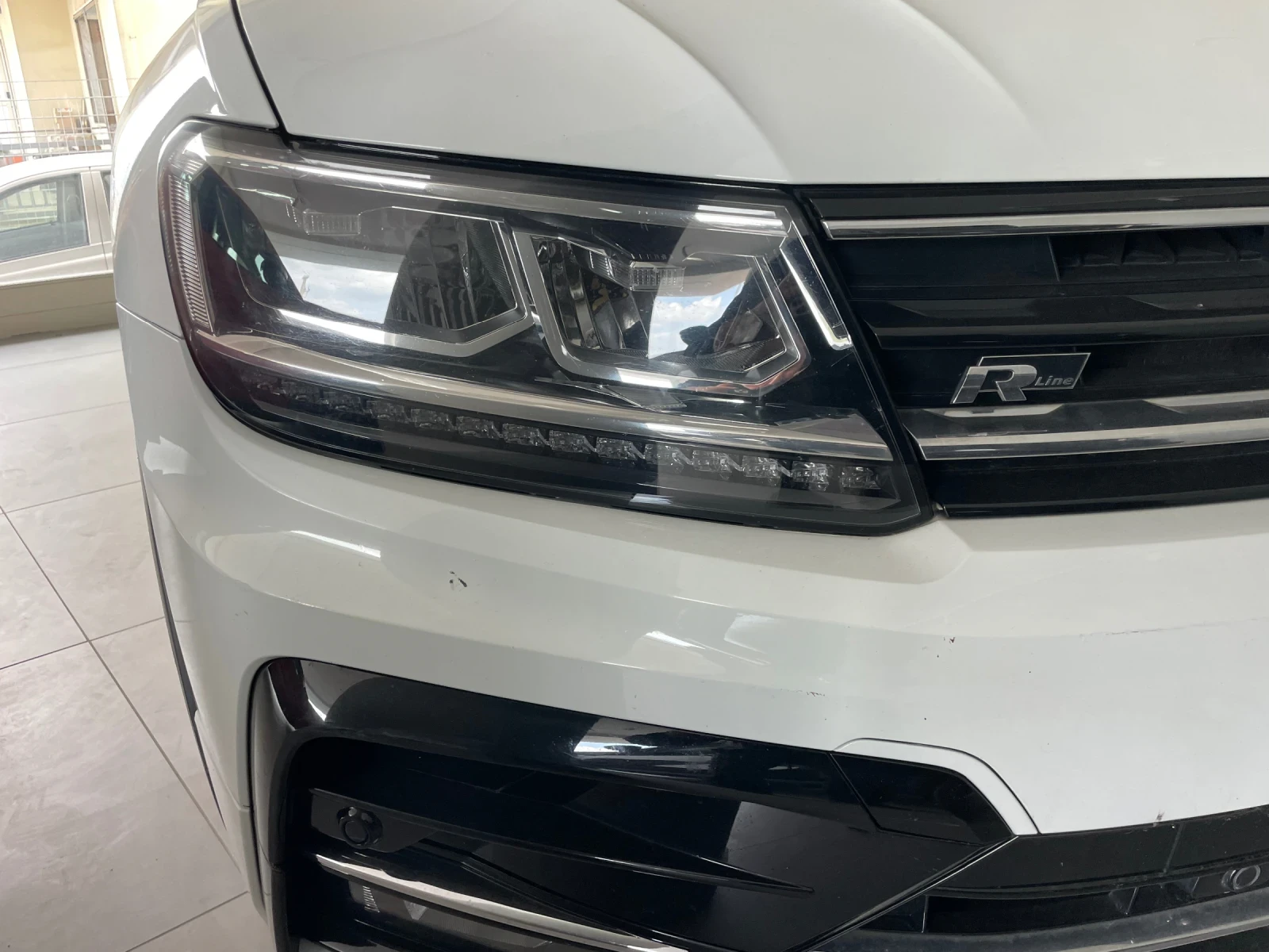 VW Tiguan 1.6 TDI RLINE , снимка 6 - Автомобили и джипове - 53756033