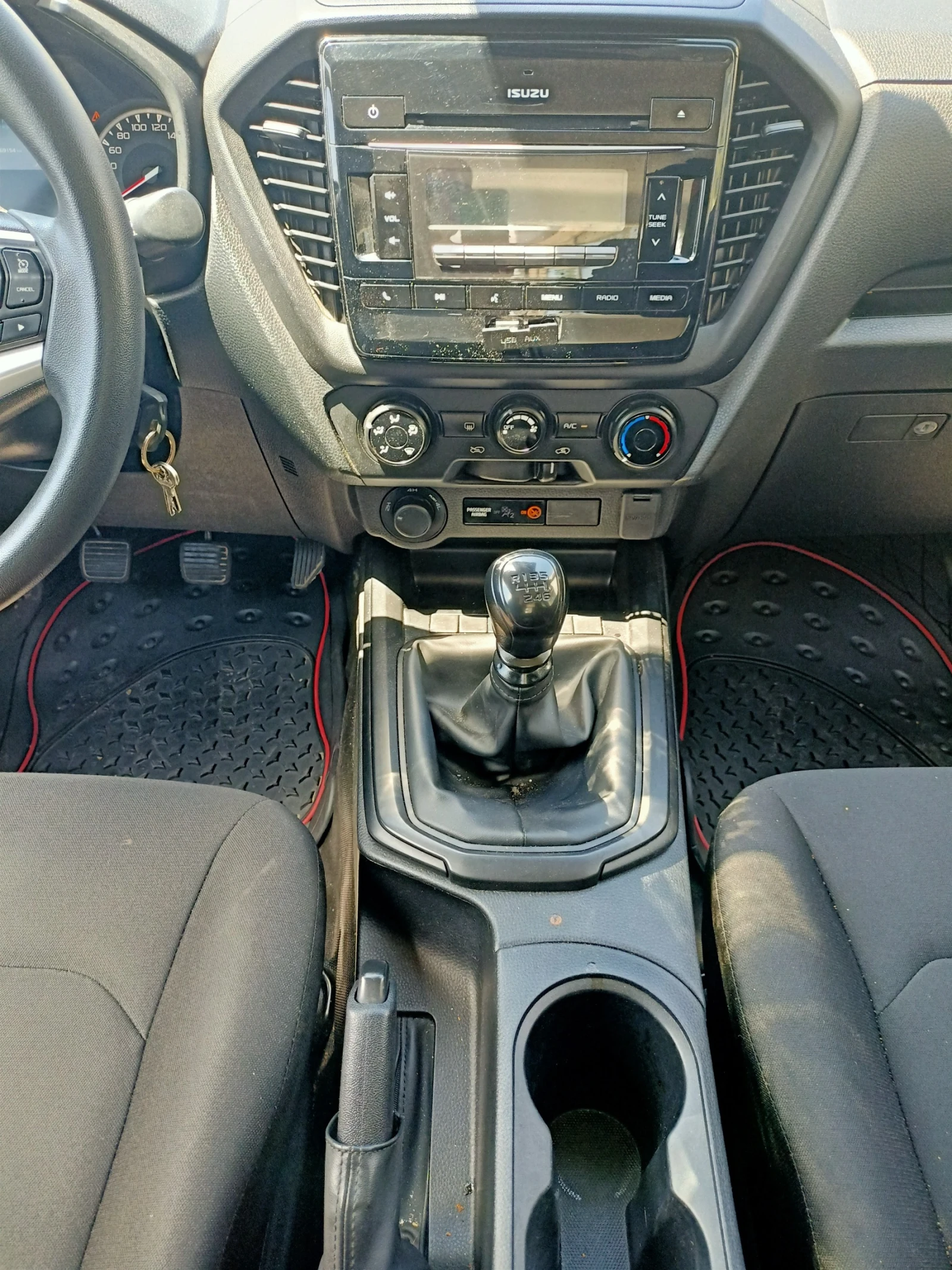 Isuzu D-max III - 1.9d 4WD Double Cab, снимка 10 - Автомобили и джипове - 54701336