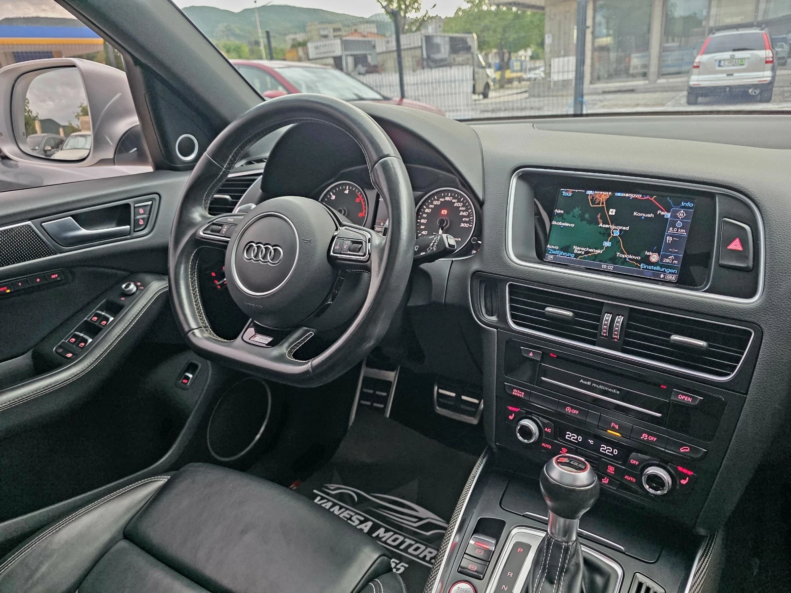 Audi SQ5 FULL SERVICE IN Audi Panorama BANG&OLUFSEN Keyless, снимка 8 - Автомобили и джипове - 54887628