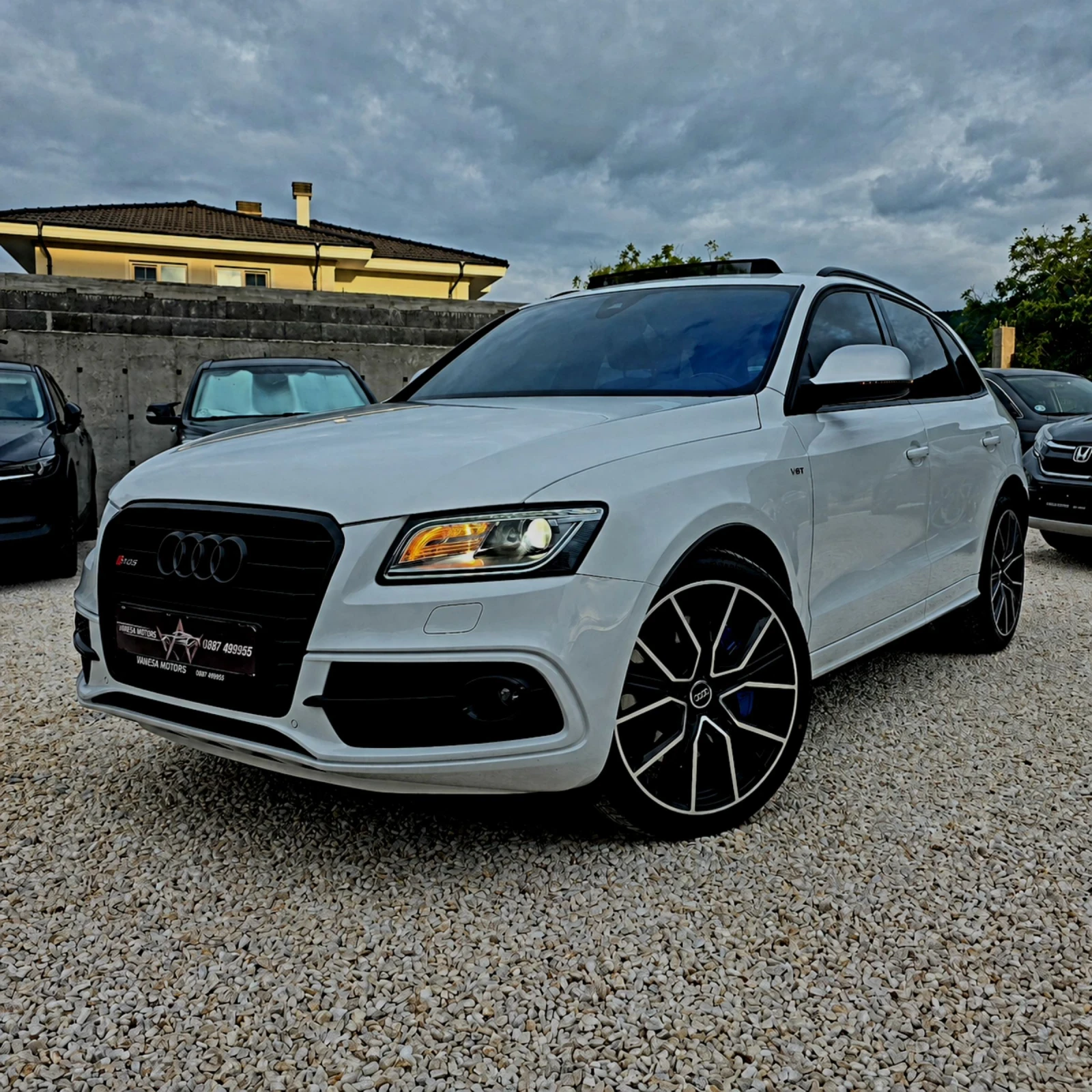 Audi SQ5 FULL SERVICE IN Audi Panorama BANG&OLUFSEN Keyless, снимка 3 - Автомобили и джипове - 54887628