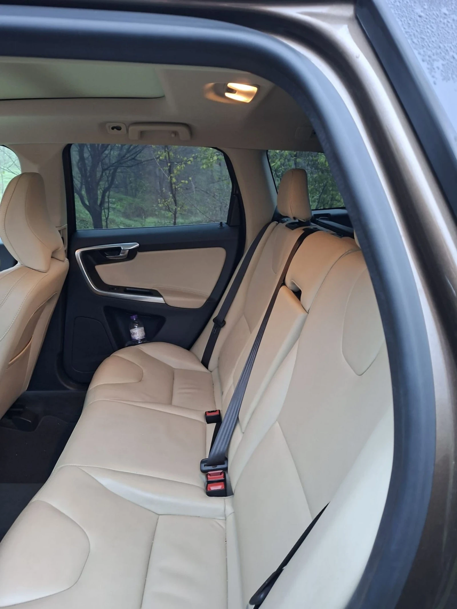Volvo XC60, снимка 9 - Автомобили и джипове - 55011404