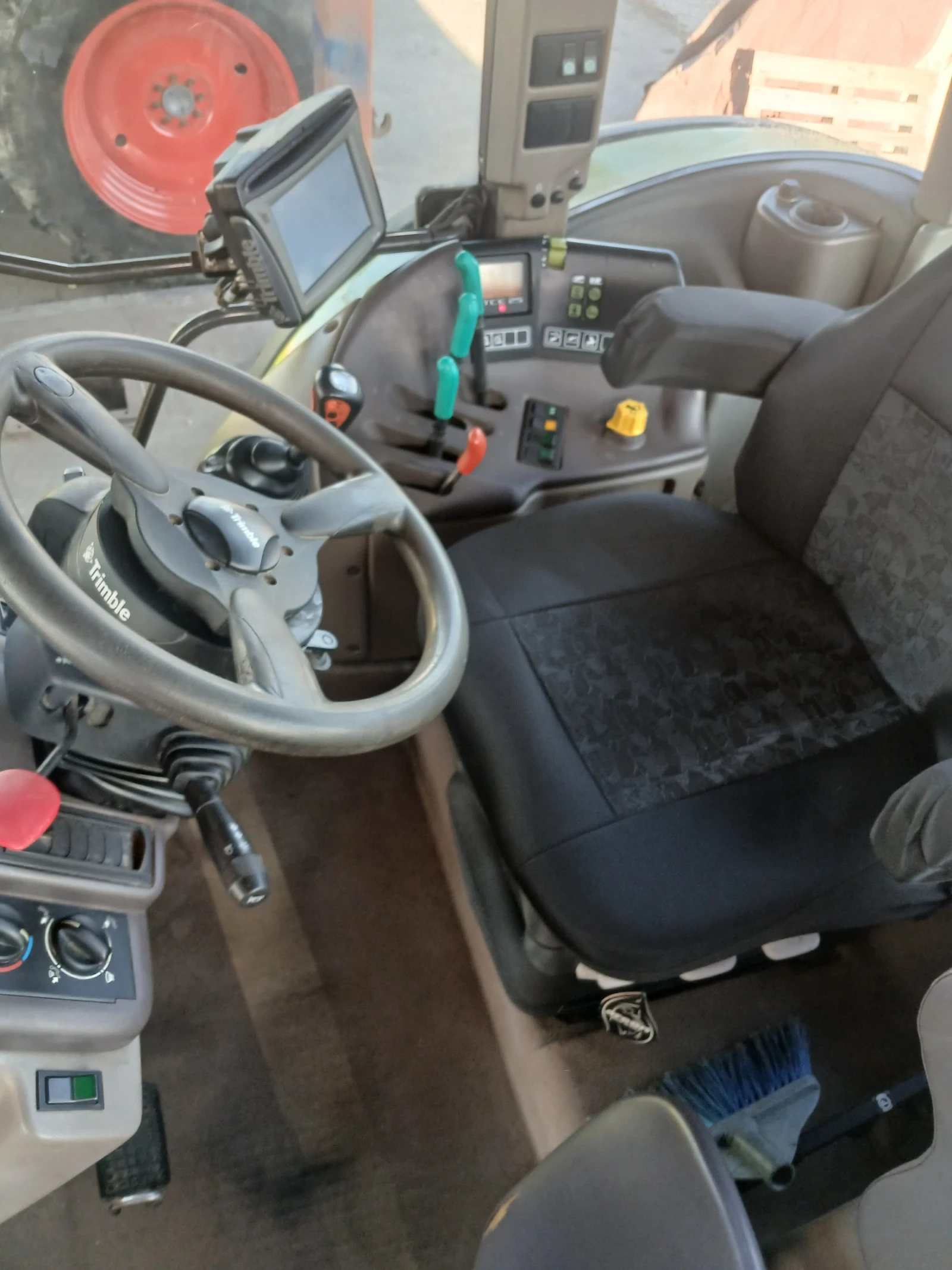Трактор Claas Арез 836 с АВТОПИЛОТ, снимка 4 - Селскостопанска техника - 56039871