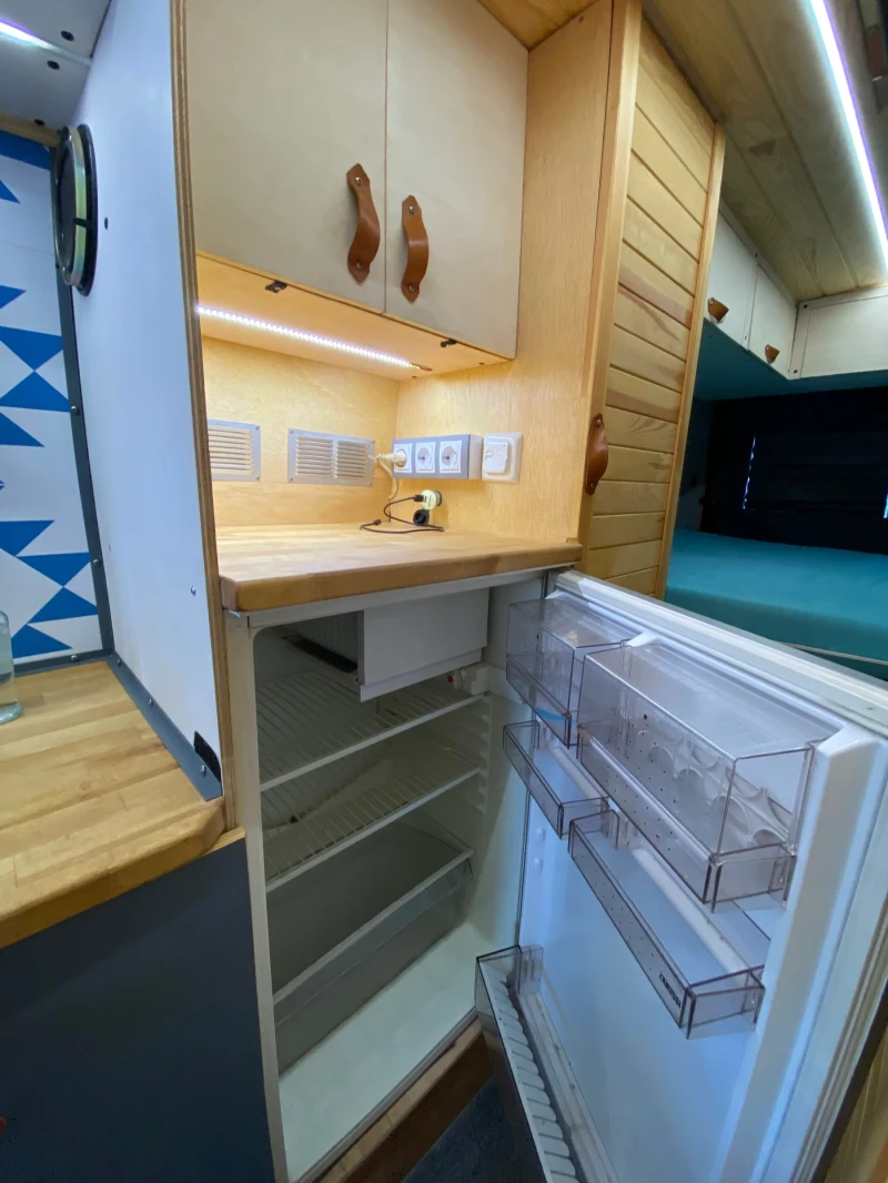 Кемпер Mercedes-Benz 709 Vario, снимка 10 - Каравани и кемпери - 51447082