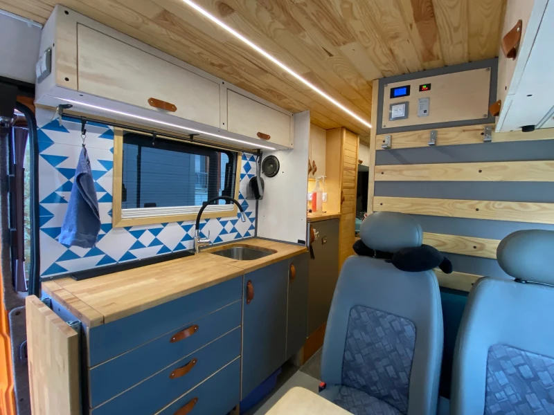 Кемпер Mercedes-Benz 709 Vario, снимка 7 - Каравани и кемпери - 51447082