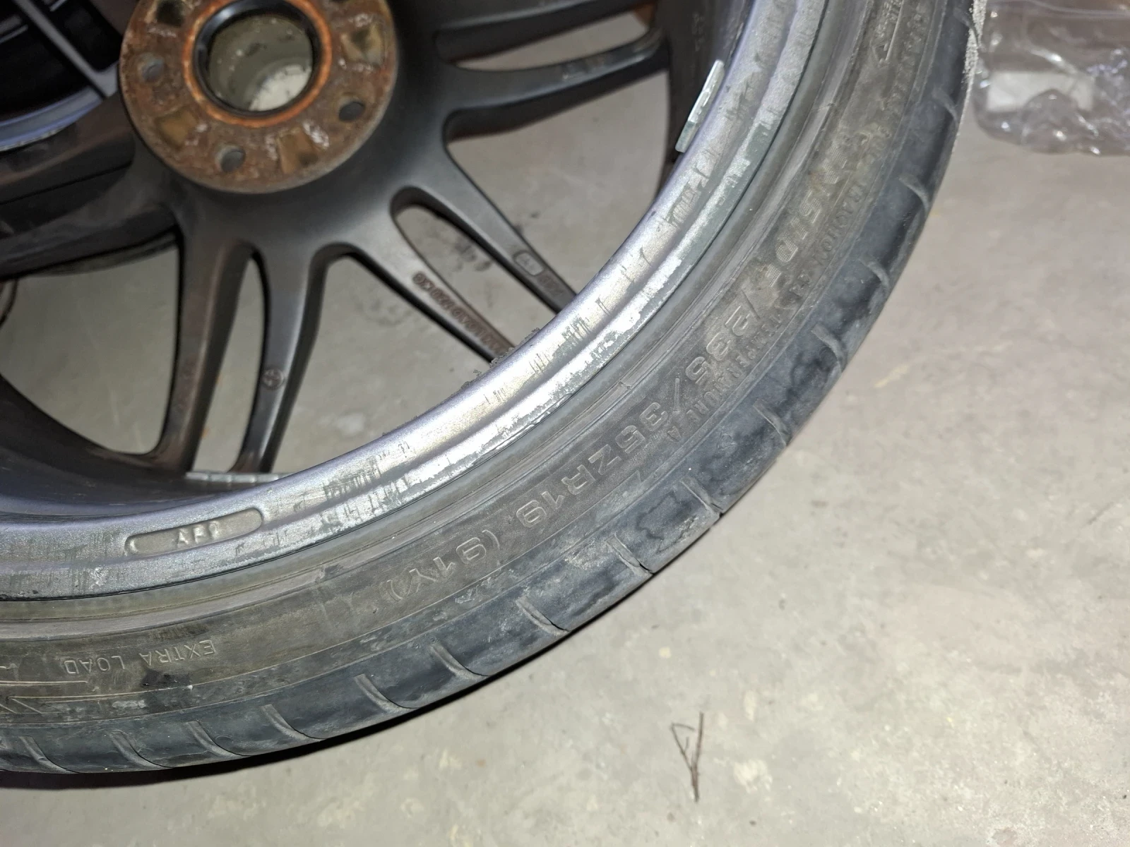    235/35R19 | Mobile.bg   6