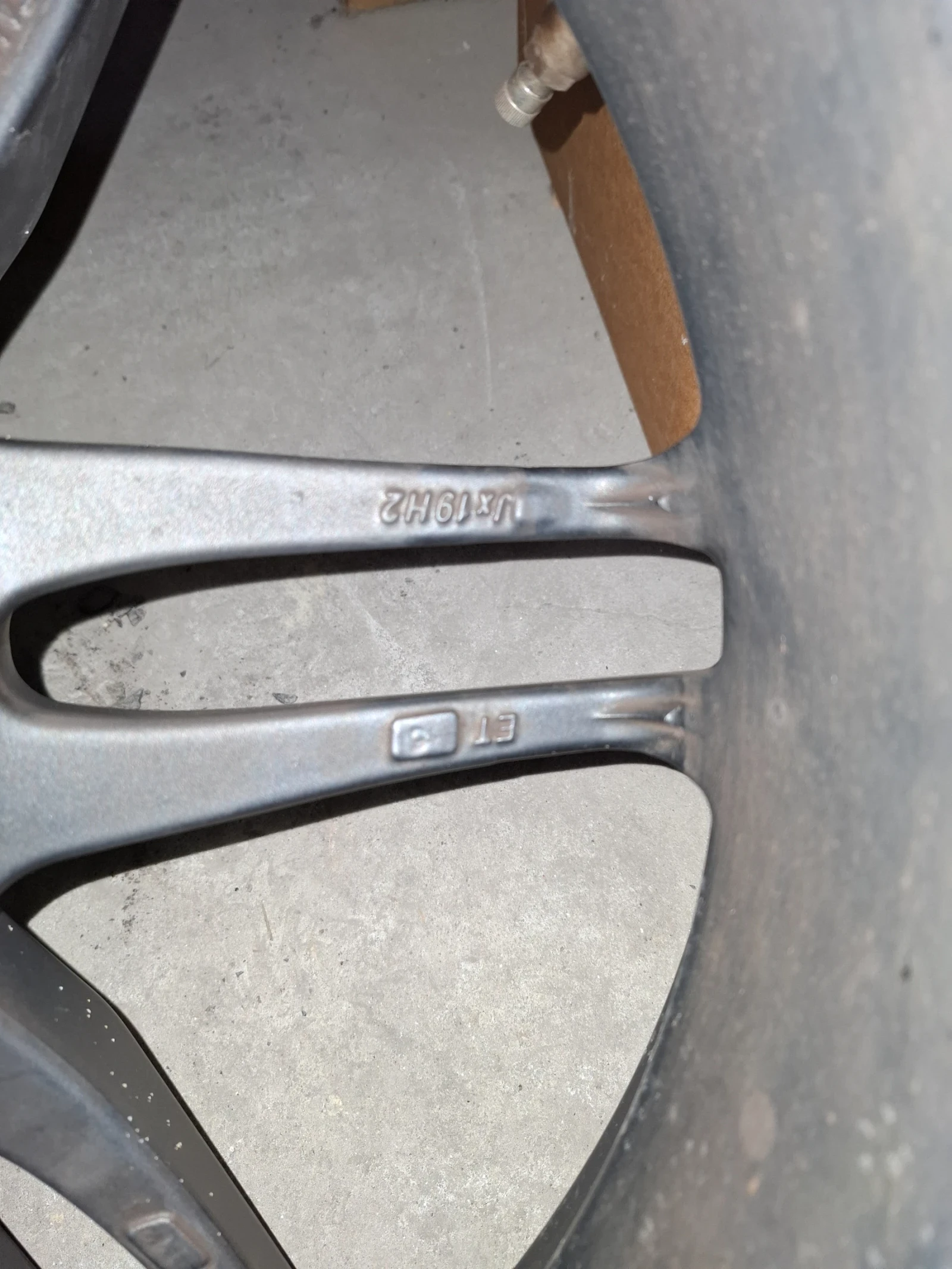    235/35R19 | Mobile.bg   2