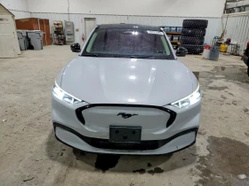 Ford Mustang Mach-E Premium, снимка 2