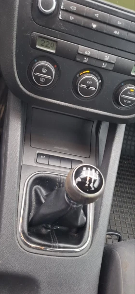 VW Golf 1, 4бен.75к.Климатроник. - 2700 лв. / 1380.49 € - 13318451 5