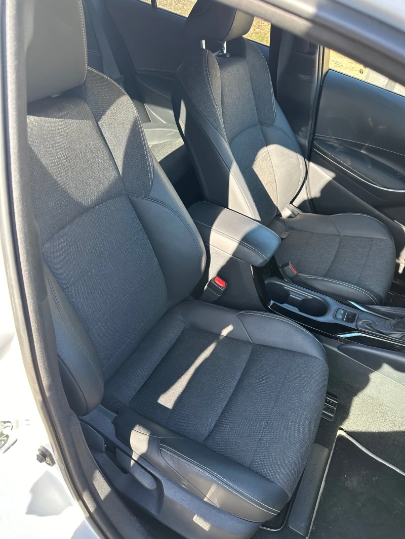 Toyota Corolla 2.0-Хибрид-Фейс-Теглич, снимка 2 - Автомобили и джипове - 51355329