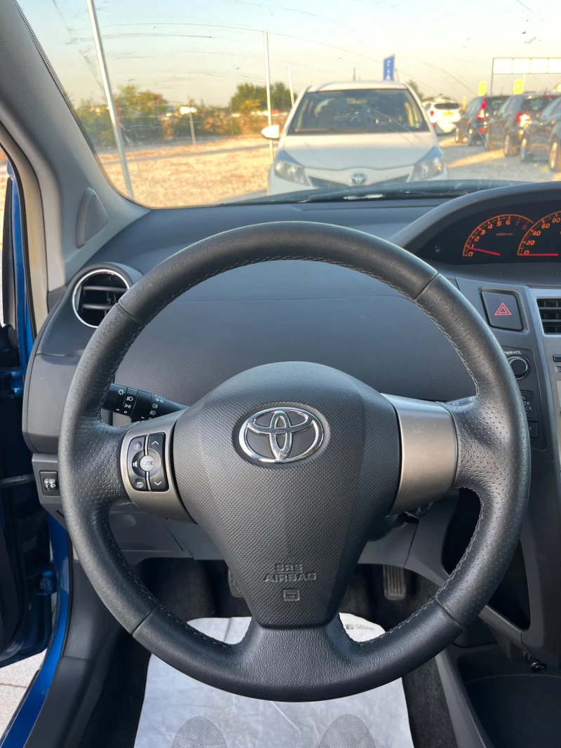 Toyota Yaris 1.33 VVT-i, снимка 8 - Автомобили и джипове - 46772889