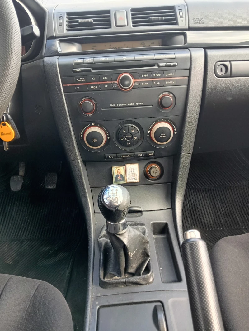 Mazda 3, снимка 10 - Автомобили и джипове - 49243608