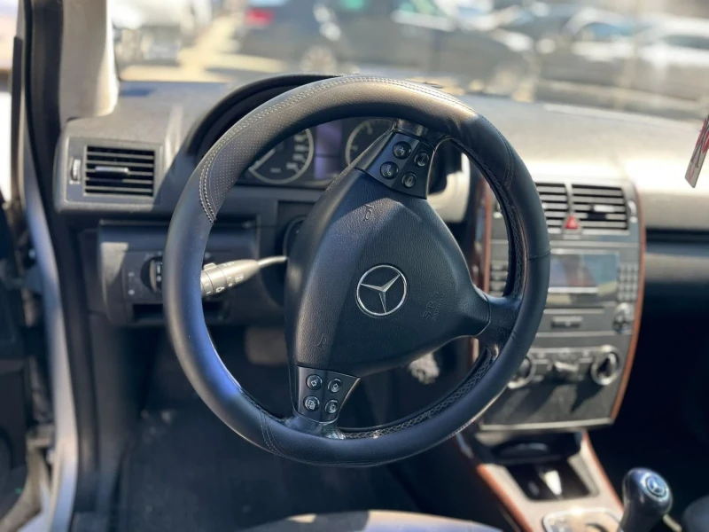 Mercedes-Benz A 180, снимка 17 - Автомобили и джипове - 51568914