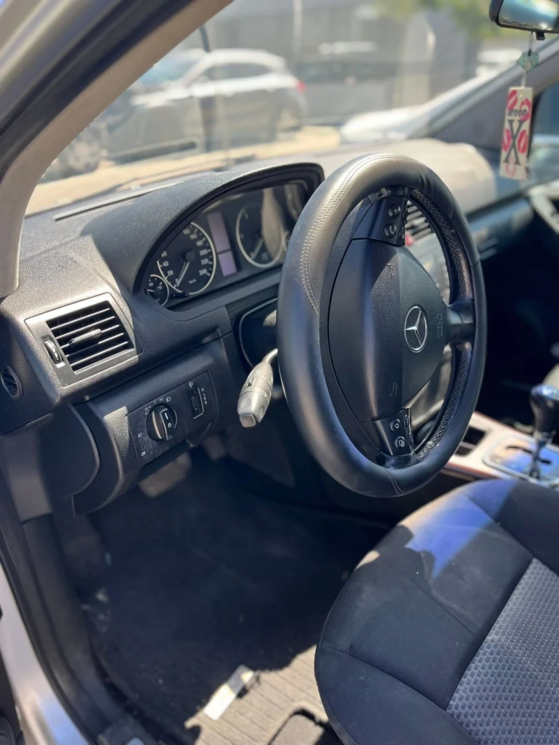 Mercedes-Benz A 180, снимка 16 - Автомобили и джипове - 51568914