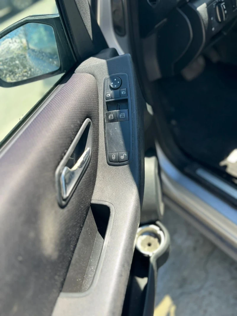 Mercedes-Benz A 180, снимка 15 - Автомобили и джипове - 51568914