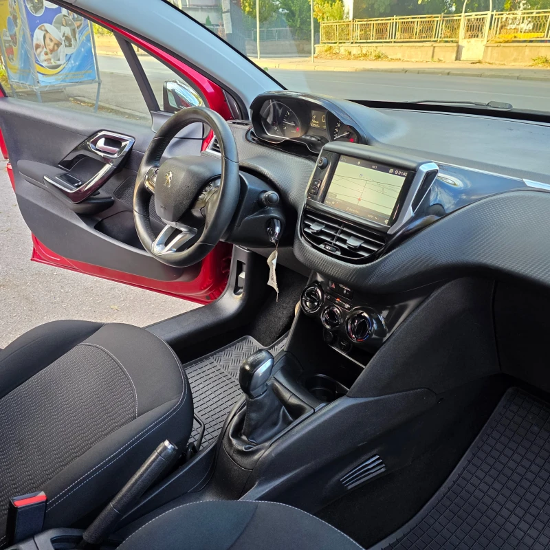 Peugeot 208 1.2i STYLE NAVI EVRO 6B, снимка 10 - Автомобили и джипове - 51913163