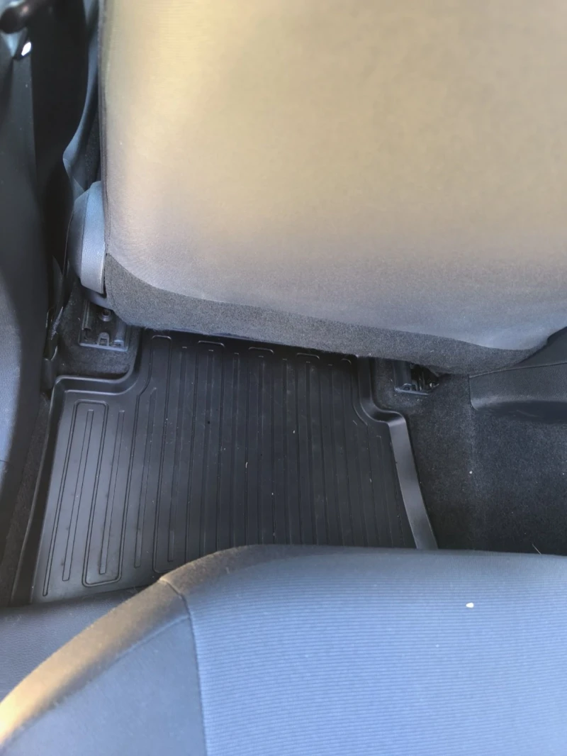 Toyota Corolla Executive 1.8 Hybrid, снимка 10 - Автомобили и джипове - 52868160