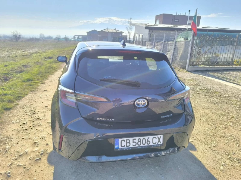 Toyota Corolla Executive 1.8 Hybrid, снимка 4 - Автомобили и джипове - 52868160